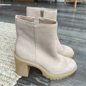 Dolce vita Chelsea boots gum sole chunky heel suede leather women’s size 7